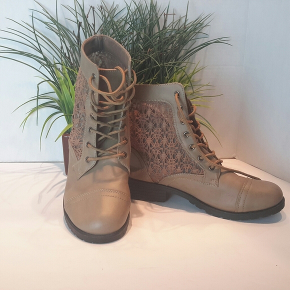 Beauty Max Lace Ankle Boots Size 6.5 - Picture 2 of 8